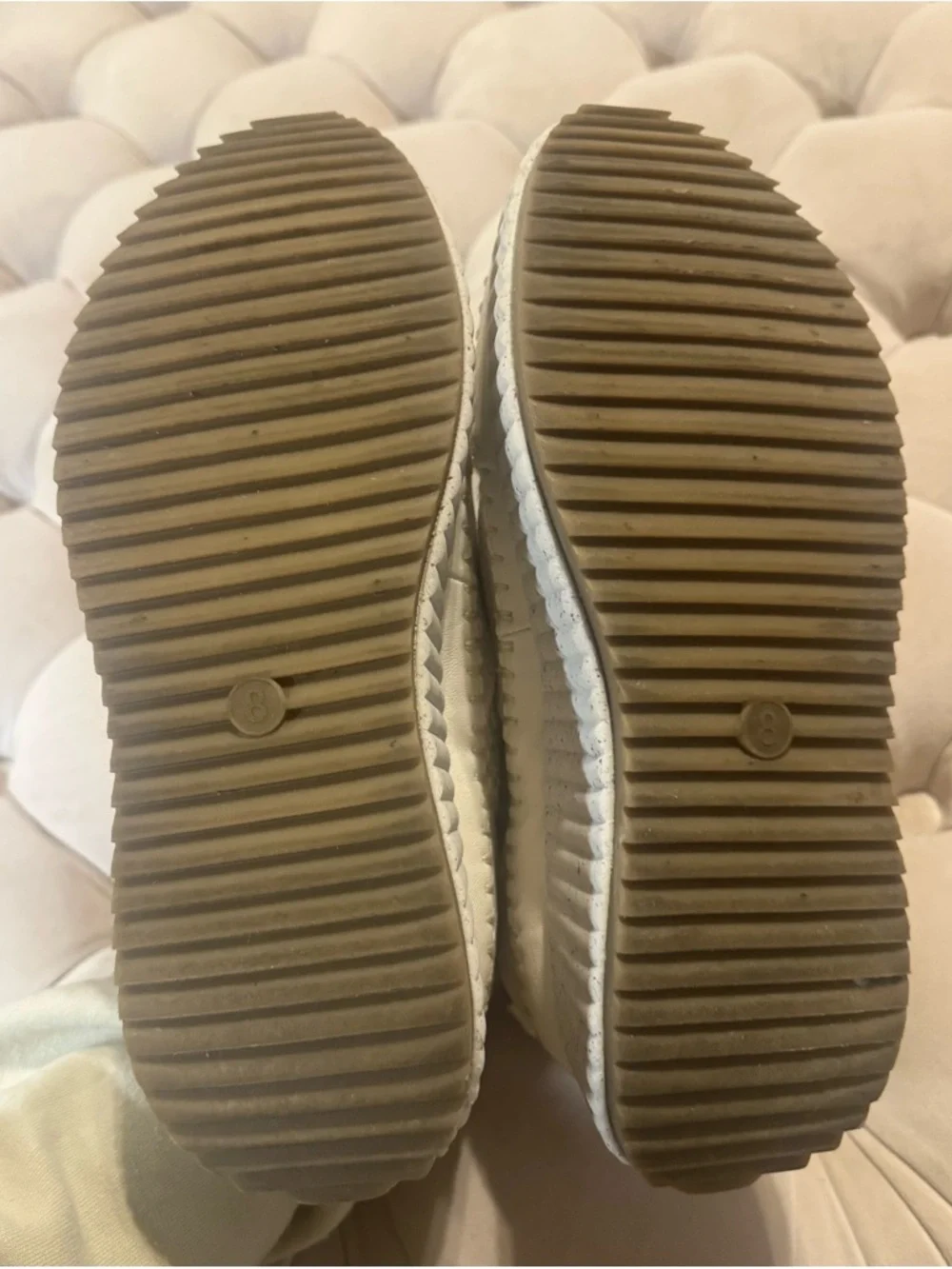 Universal Thread White Woven Platform Sneakers Women’s Size 8